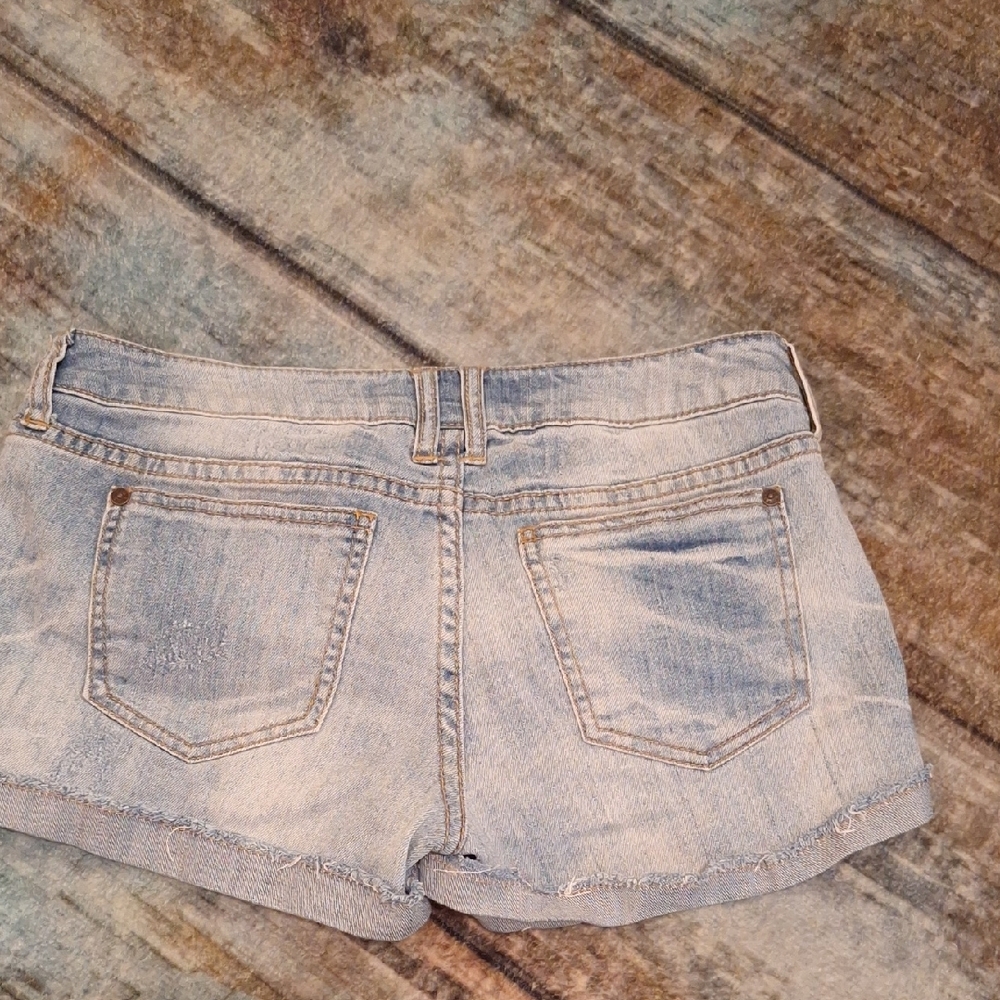 Charlotte Russe Light Blue Frayed Jean Shorts. Excellent Condition Size 6 - Picture 8 of 8